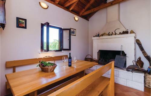 Two-bedroom Holiday Home In Oslje