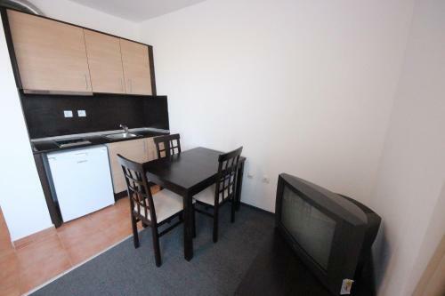 Menada Ravda Apartments