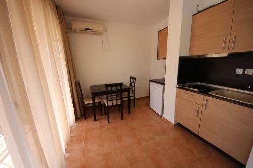 Menada Ravda Apartments