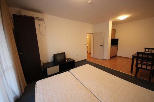 Menada Ravda Apartments