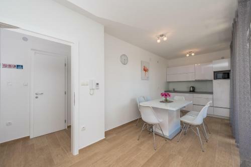 Villa Star 4 Luxury Apartment With A Pool