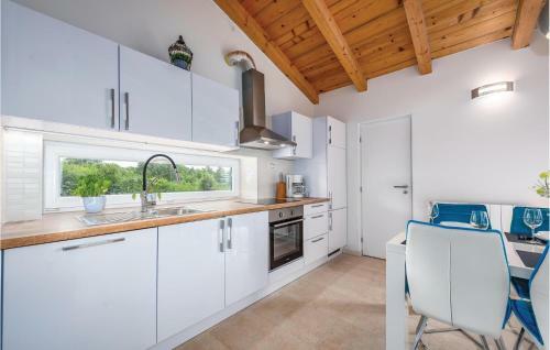 Two-bedroom Holiday Home In Parizi