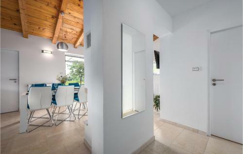 Two-bedroom Holiday Home In Parizi