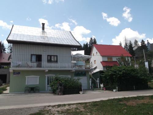Rooms & Apartment Ljiljana