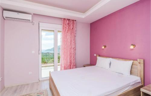 Three-bedroom Holiday Home In Igalo
