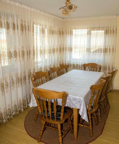 Hostal Pensiunea Casa Deny