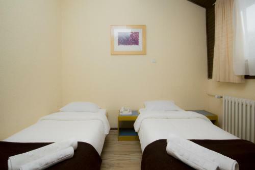 Hostal Guesthouse Junior