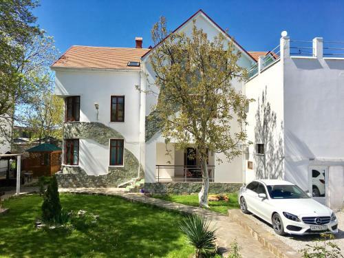 Hostal Chernomorskaya 3