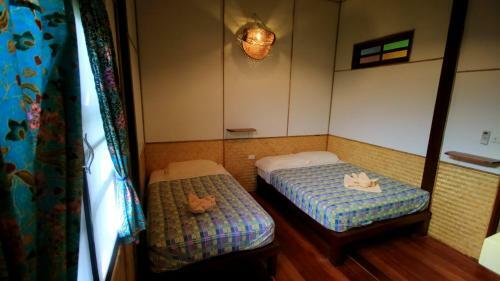 Hotel Longtail Beach Resort