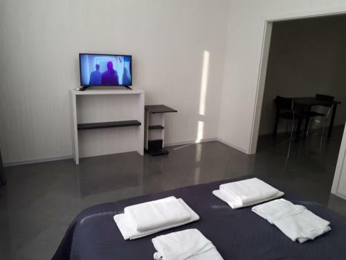 Iris Apartments