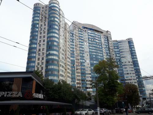 Iris Apartments