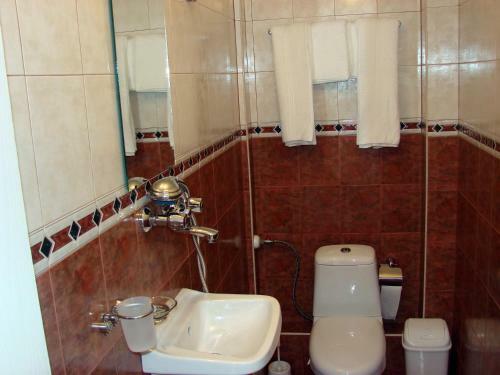 Hostal Avel Guest House