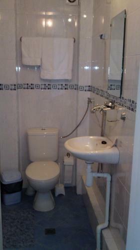 Hostal Avel Guest House