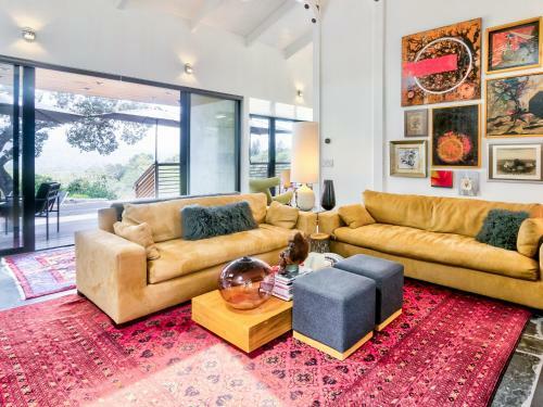 515 Cavdale Road Valley Home