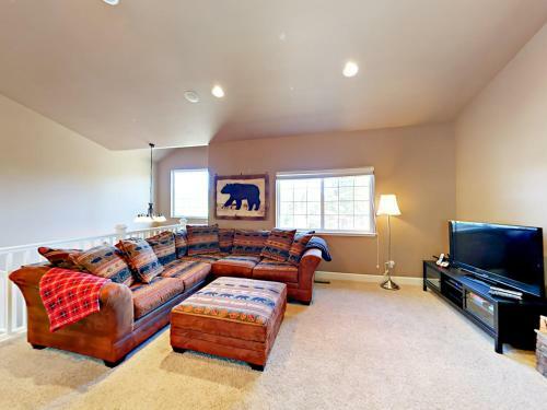 913 Lake Tahoe Blvd Home