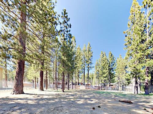 913 Lake Tahoe Blvd Home