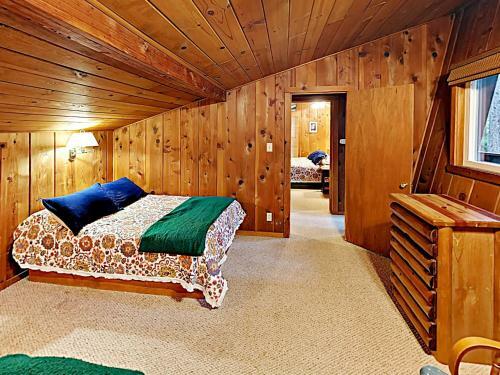 Becky's Boathouse