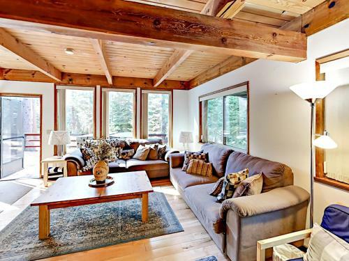 1262 Pine Valley Rd Home
