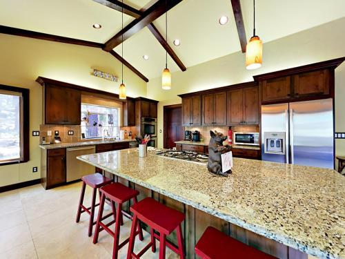 1857 High Meadow Trl Home