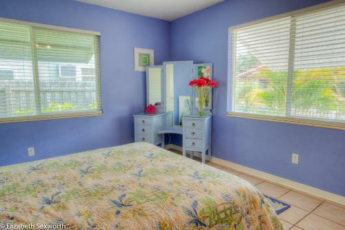 3 Bedroom - Dolphin House Split Floor Plan Pets Waterfront District