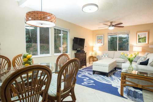 3 Bedroom - Dolphin House Split Floor Plan Pets Waterfront District