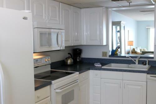 Sea Breeze 303 Apartment
