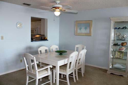 Sea Breeze 303 Apartment