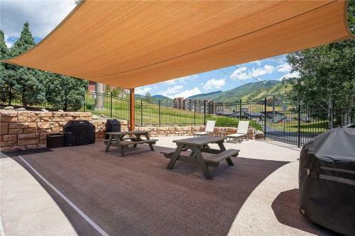 West Condominiums - W3536