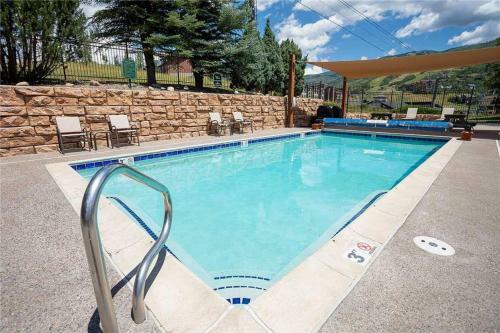 West Condominiums - W3536