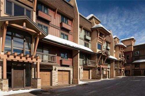 Phoenix At Steamboat - P122