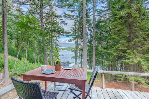 Chic Boothbay Harbor Studio Cabin