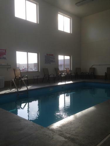 The Edgewood Hotel And Suites
