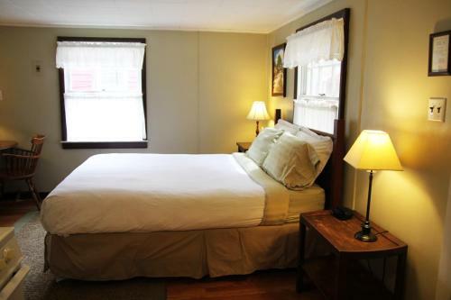 Hotel Phoenicia Lodge