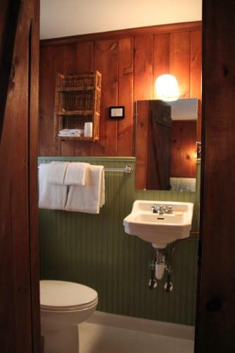 Hotel Phoenicia Lodge