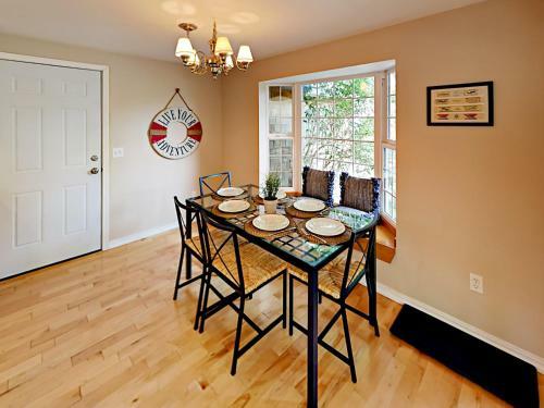 1638 S Edgewood St Home