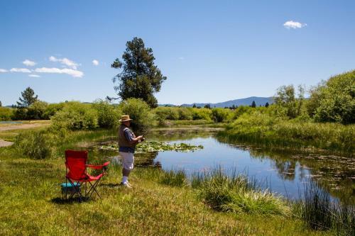 Bend-sunriver Camping Resort 24 Ft. Yurt 16
