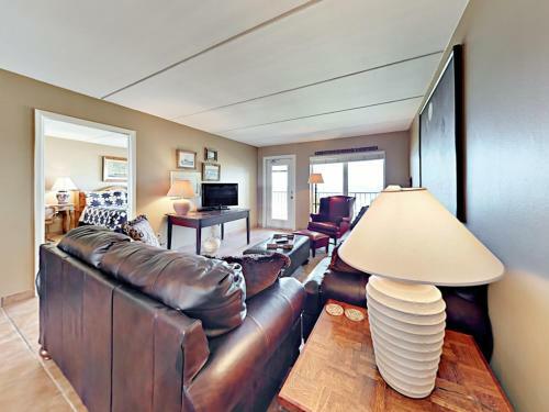 Apartamento 4400 Gulf Blvd Condo Unit 402