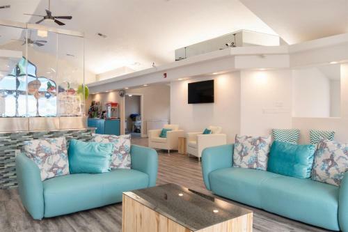 1714 Lp Elevator Access, Pack N` Play, High Chair, Stroller, Games, Pool Views And More