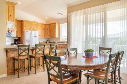 1714 Lp Elevator Access, Pack N` Play, High Chair, Stroller, Games, Pool Views And More