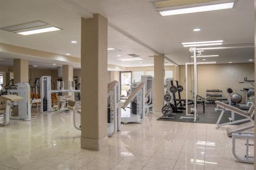 1714 Lp Elevator Access, Pack N` Play, High Chair, Stroller, Games, Pool Views And More