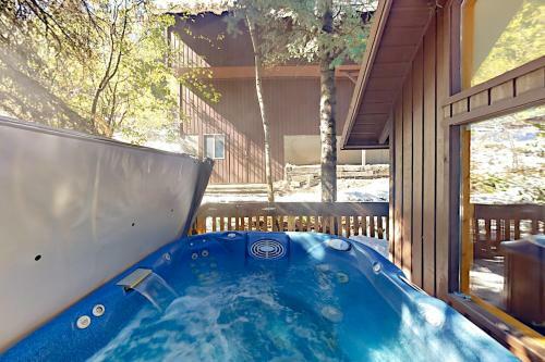 35 St Moritz Terrace Cabin