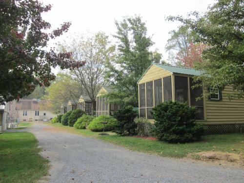Appalachian Camping Resort Cottage 5