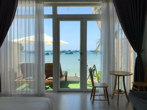 Larina Beach House