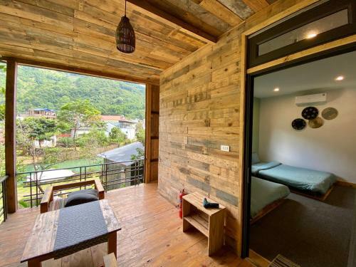 Hotel House By Lake