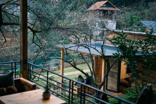 Hotel House By Lake