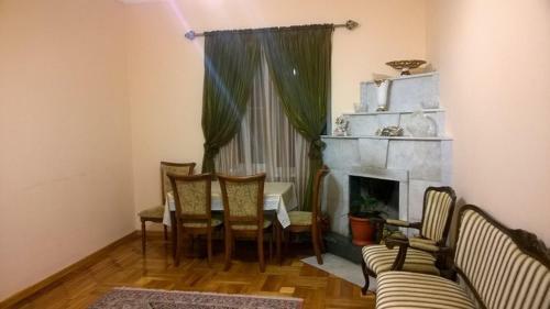 Hostal De-sabua Guest House