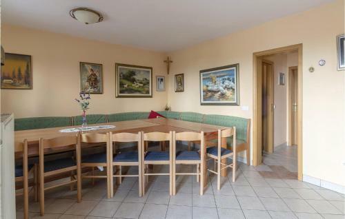 Three-bedroom Holiday Home In Store