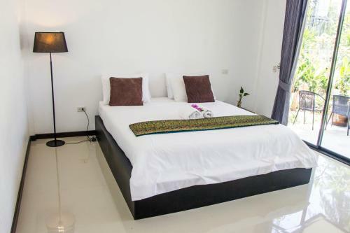 Hostal Natai House