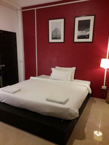 Hostal Natai House