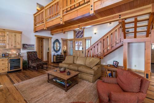 1348 Mount Olympia Circle Home